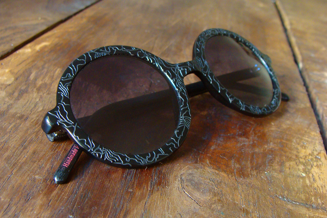 woodworms inspired sunglasses frame design